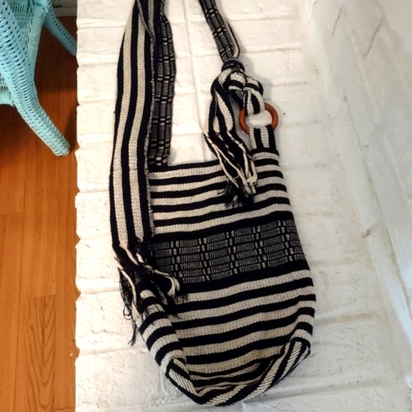 NEW Handmade Hobo Style Crochet Colombian Black/White Bag, Boho! Strong Fabric. - Picture 4 of 7